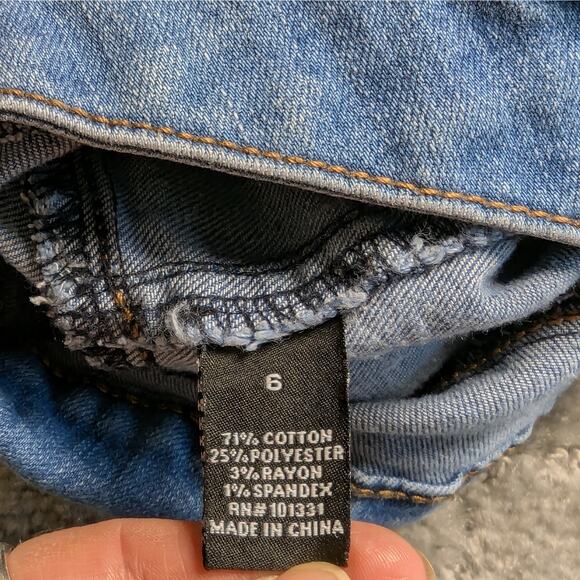 Refuge High Rise Denim Shorties Shorts WOMENS 6 Bluejean Cheeky Beach Summer - Picture 4 of 9